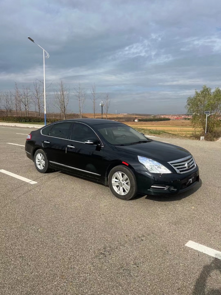 潍坊12年日产天籁3