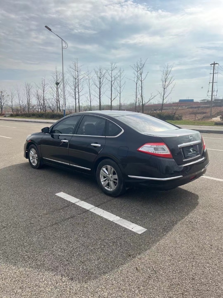 潍坊12年日产天籁5