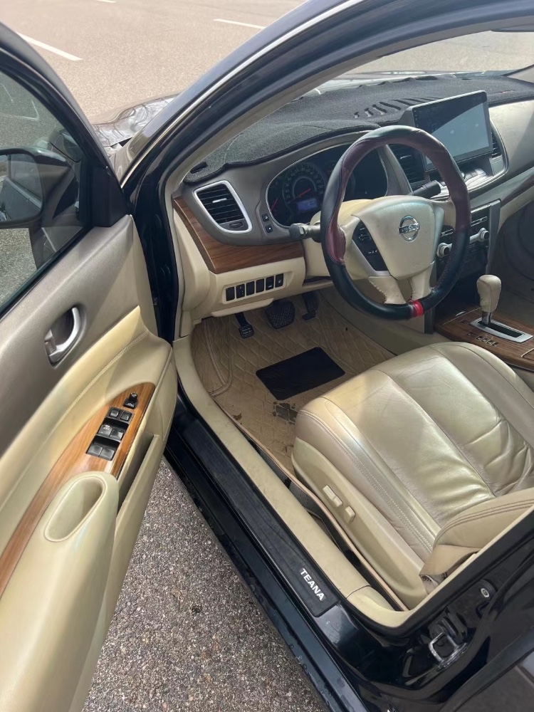 潍坊12年日产天籁8