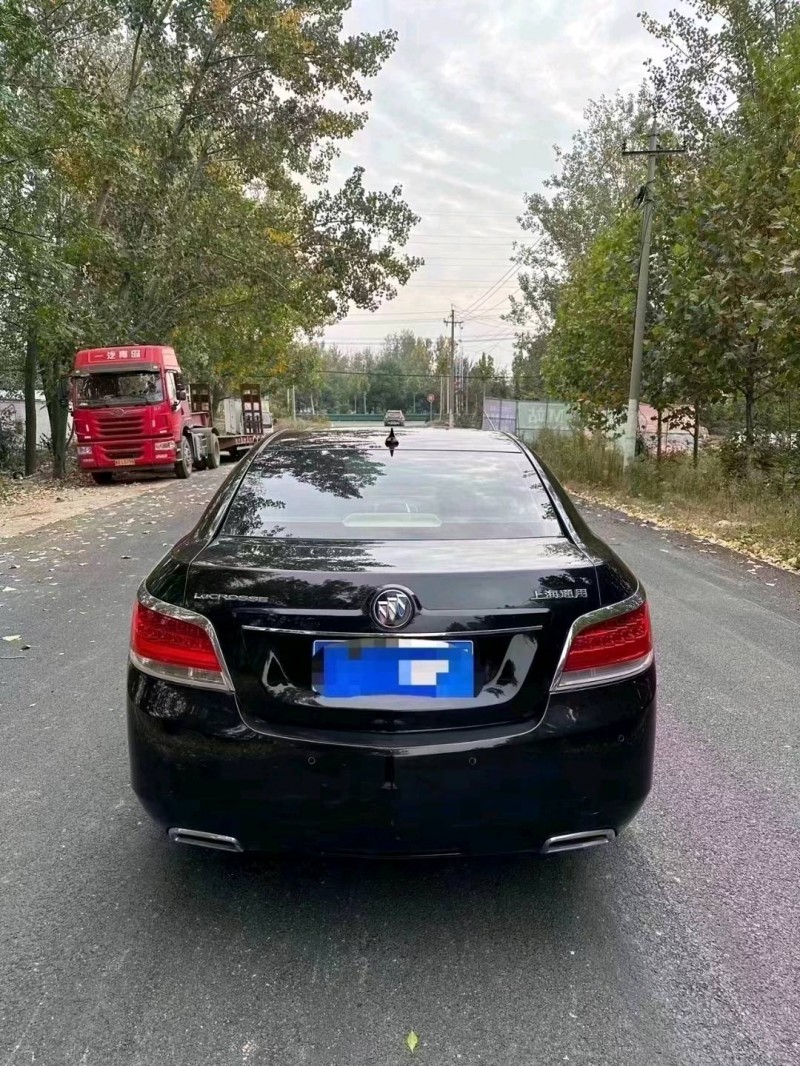 北京13年别克君越9