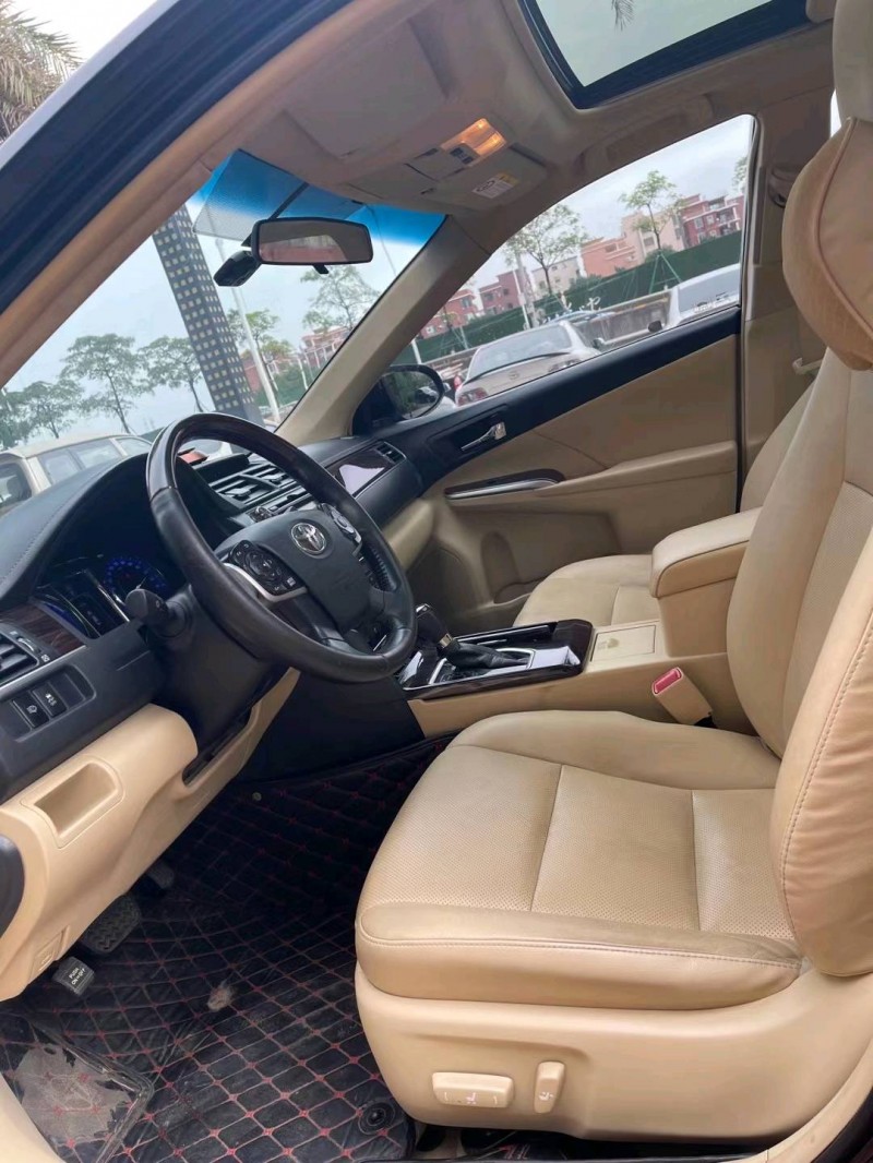 佛山17年丰田凯美瑞7