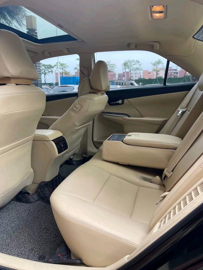 佛山17年丰田凯美瑞9