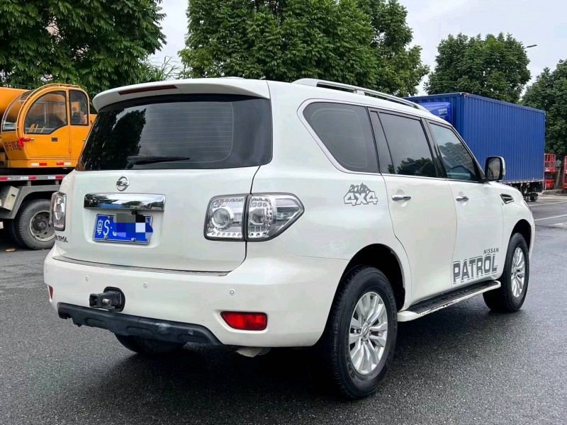 广州18年日产途乐3