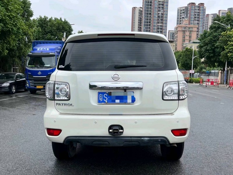 广州18年日产途乐2