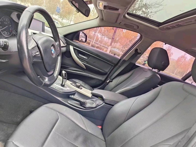 北京14年宝马3系8