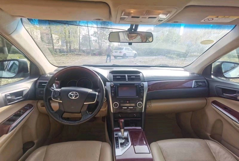 北京13年丰田凯美瑞7