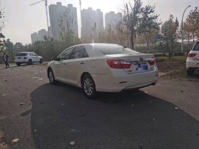 北京13年丰田凯美瑞9