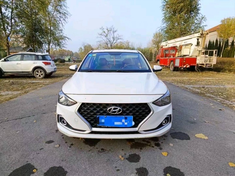 北京17年现代悦动1