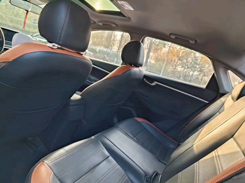 北京17年现代悦动2