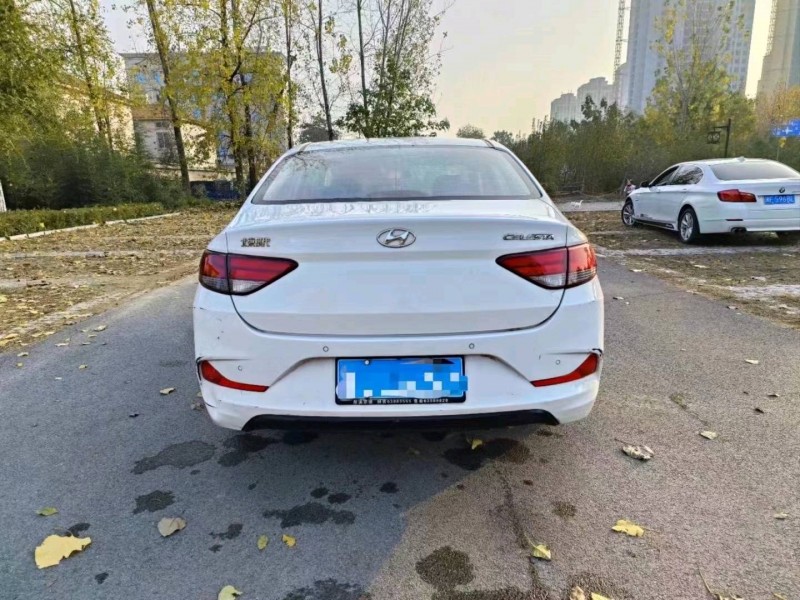 北京17年现代悦动3