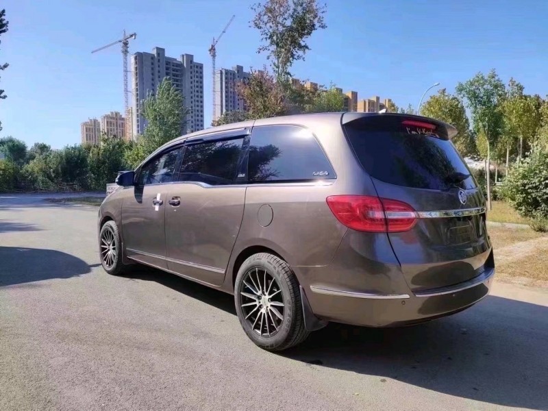 北京16年别克GL83