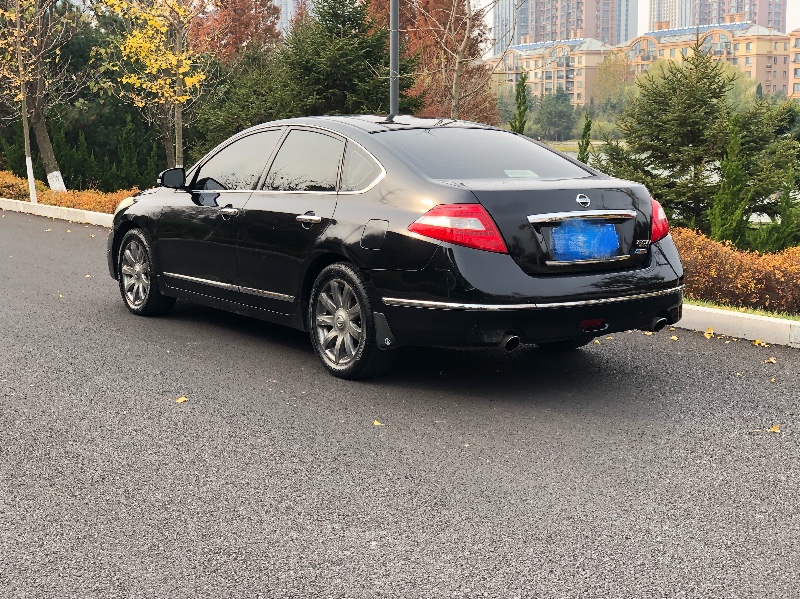 威海09年日產天籟4