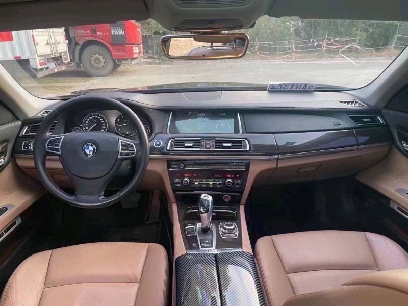 北京12年宝马7系6