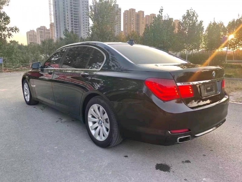 北京12年宝马7系5