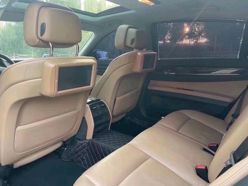 北京12年宝马7系7