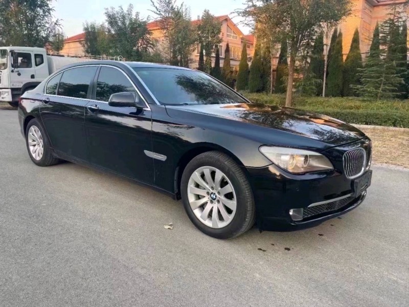 北京12年宝马7系8