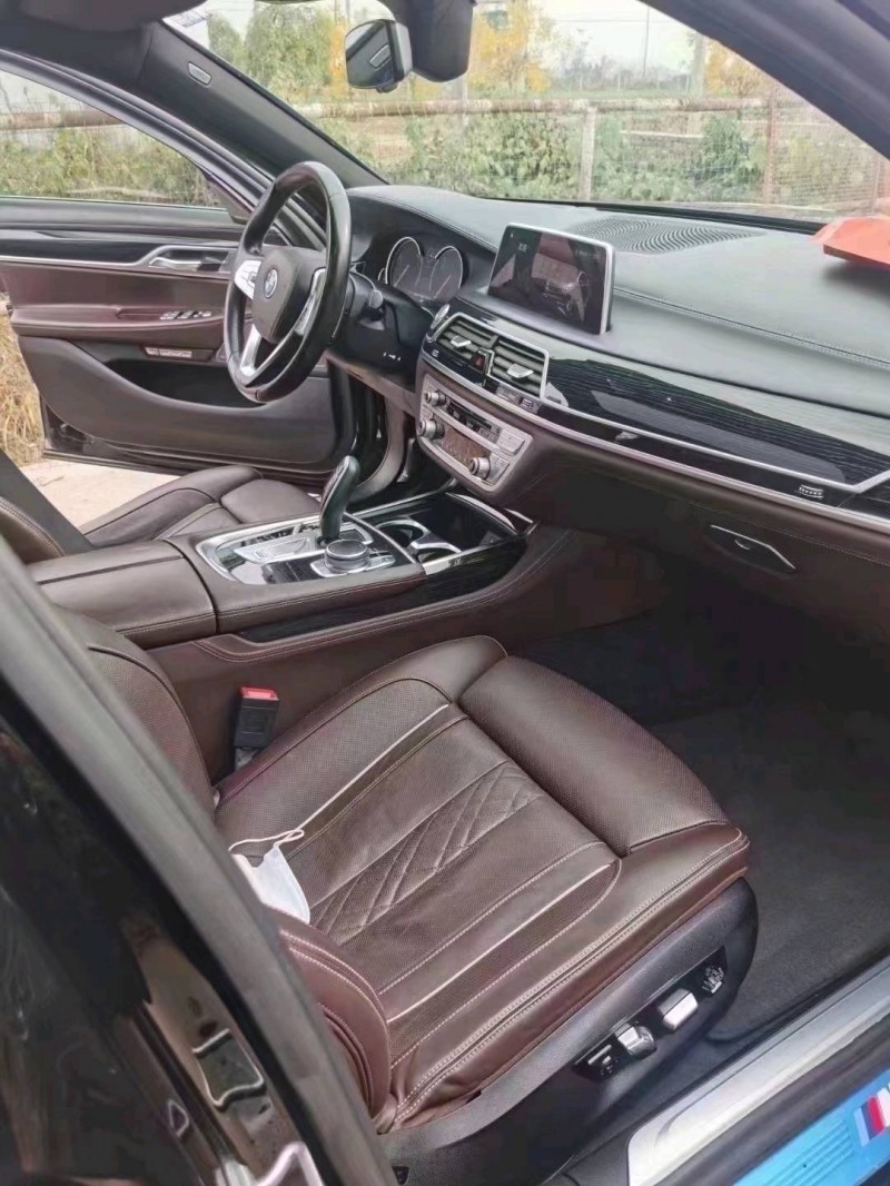 北京18年宝马7系5