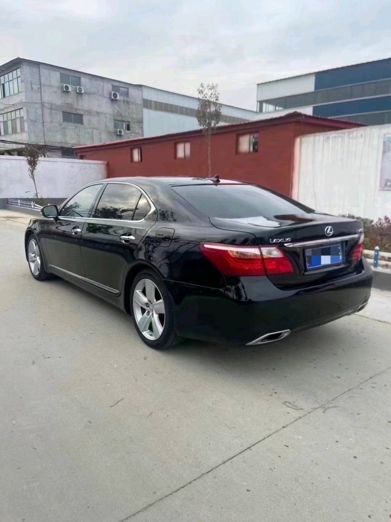 北京12年雷克萨斯LS5