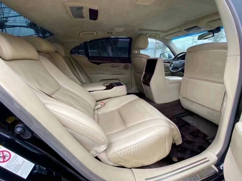 北京12年雷克萨斯LS4