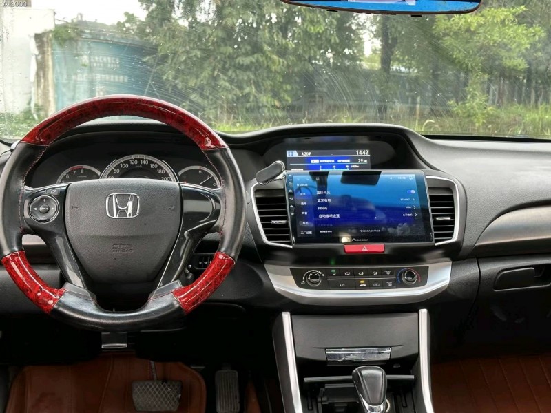 东莞15年本田雅阁4
