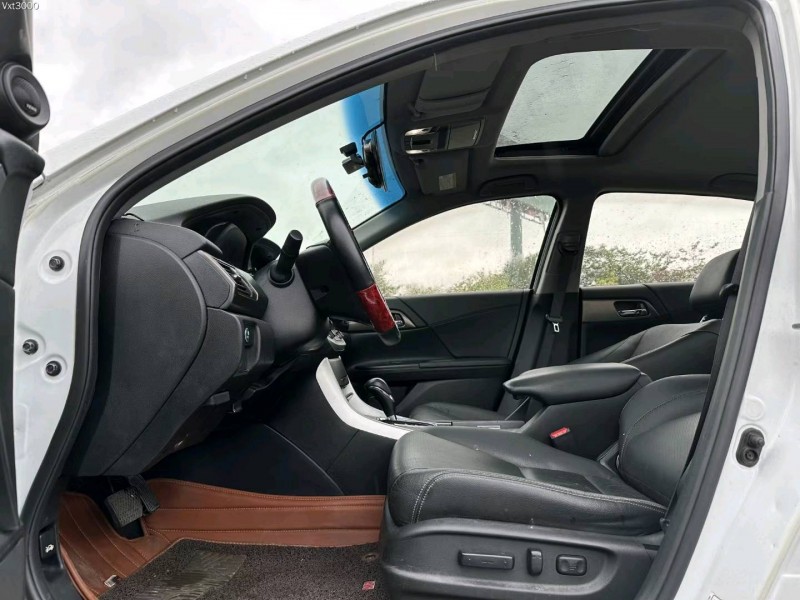 东莞15年本田雅阁5