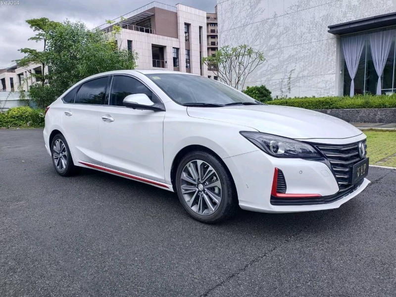 東莞21年長安汽車銳程CC2
