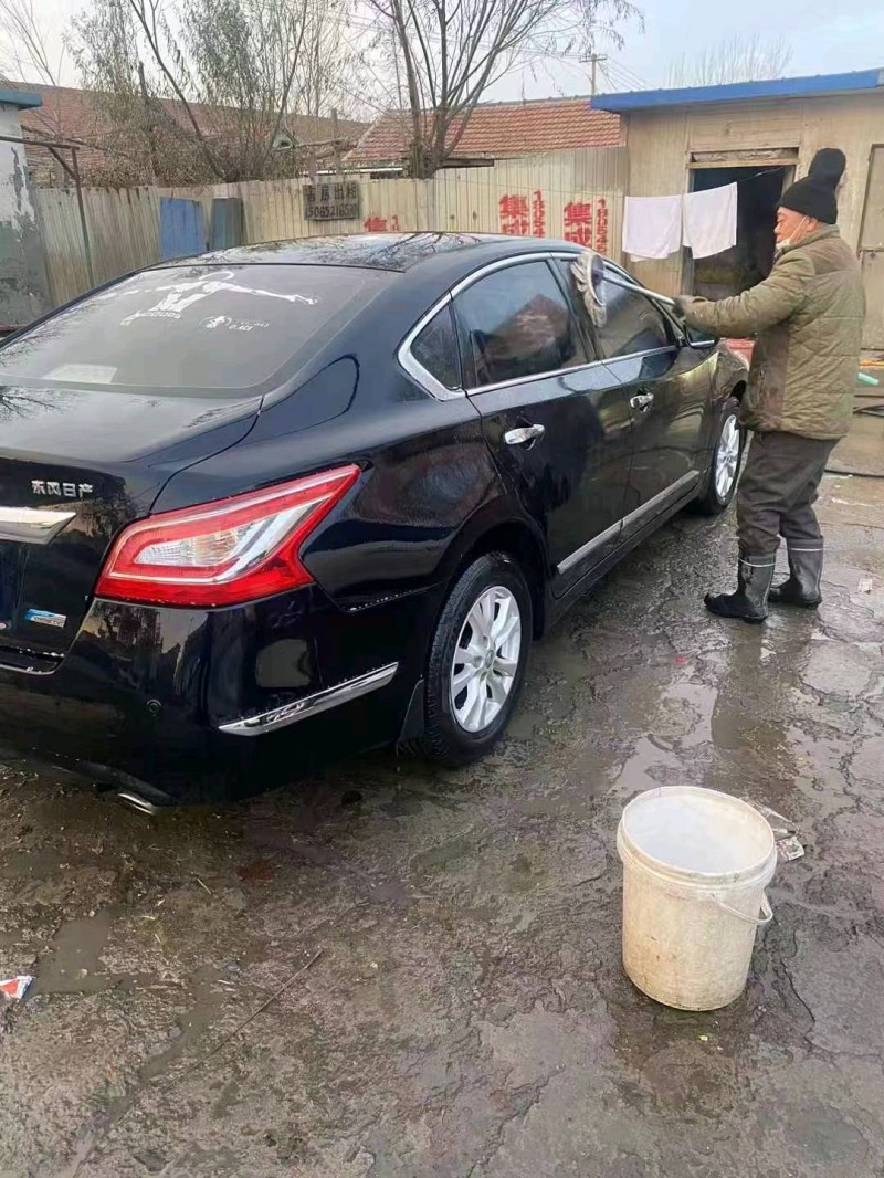 邯郸16年日产天籁3