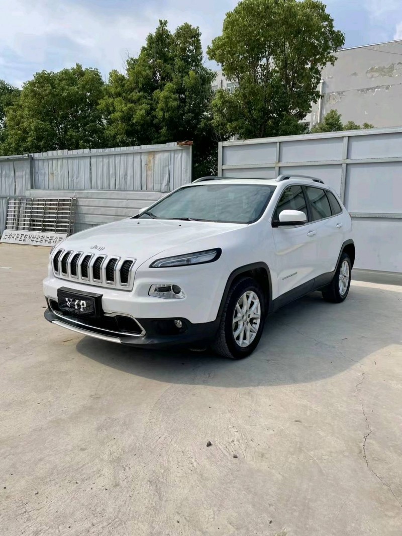 宿遷19年Jeep自由光3