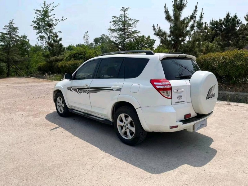 青岛10年丰田RAV48