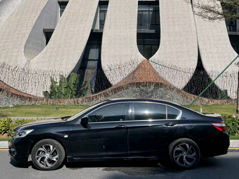 广州17年本田雅阁4