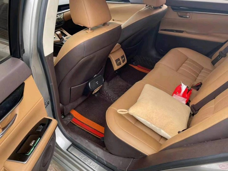 济南18年雷克萨斯ES7