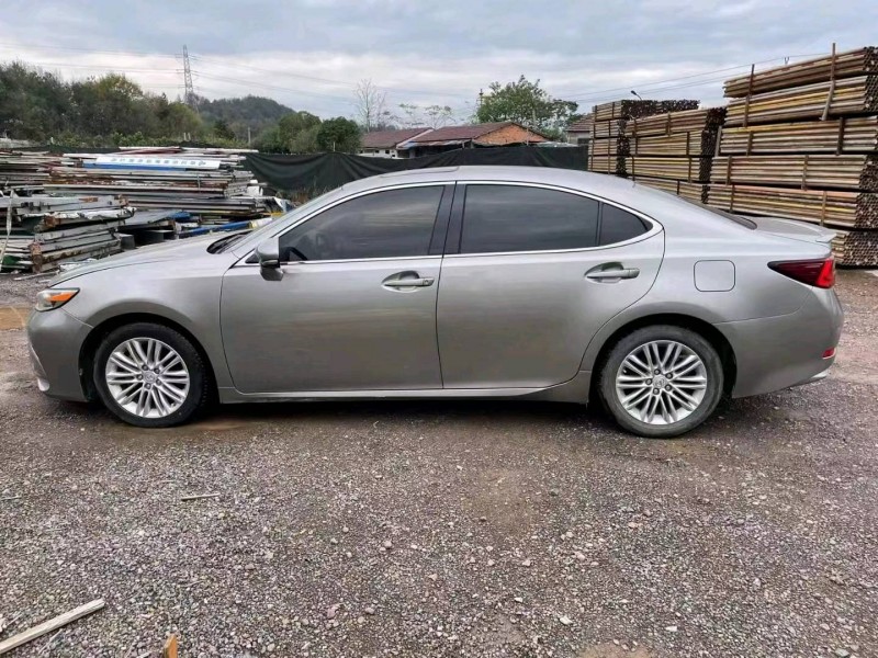 济南18年雷克萨斯ES2