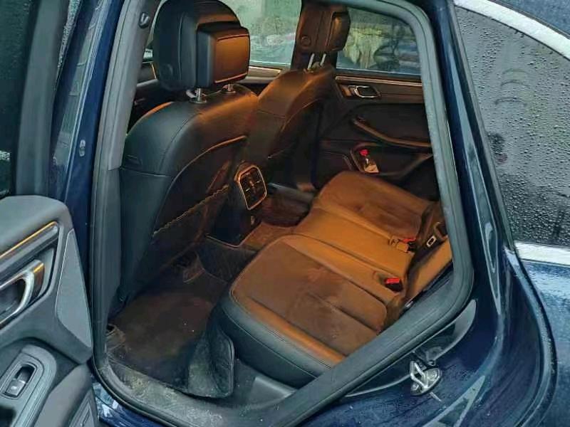 济宁17年保时捷Macan6