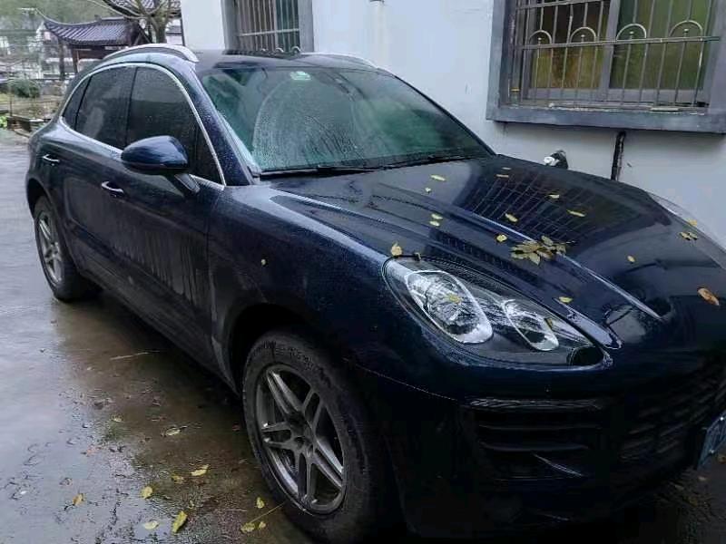 济宁17年保时捷Macan7