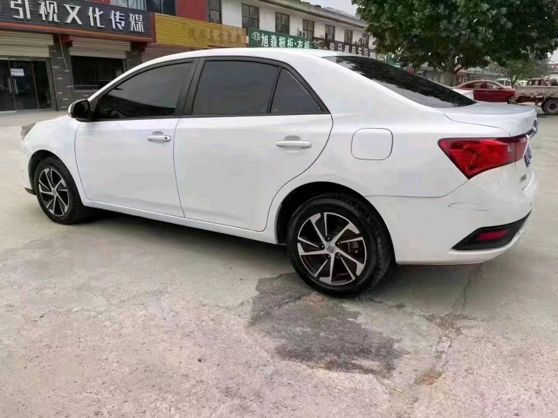 济宁18年众泰Z3606