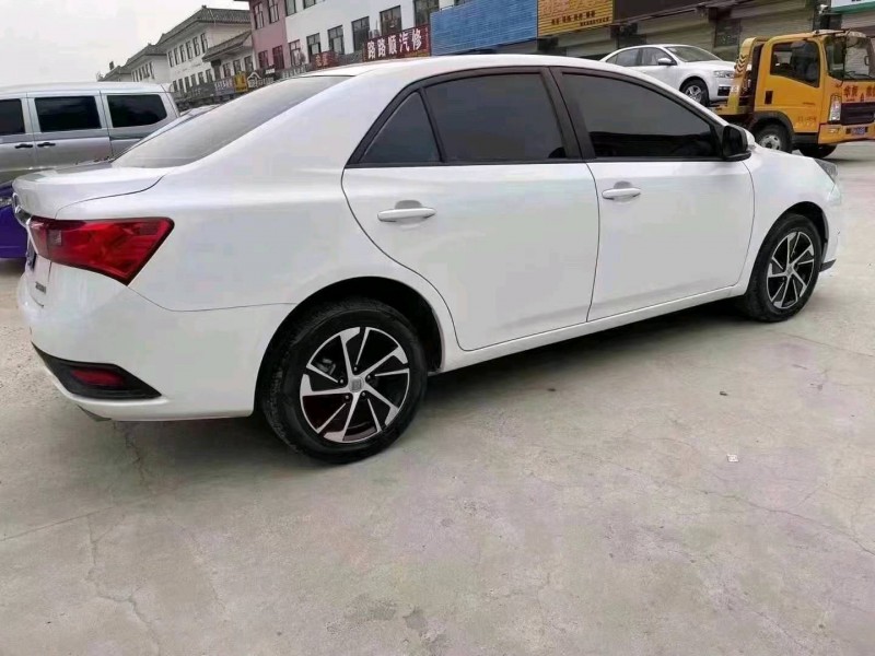 济宁18年众泰Z3607