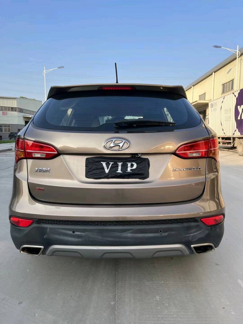 东莞15年现代全新胜达9