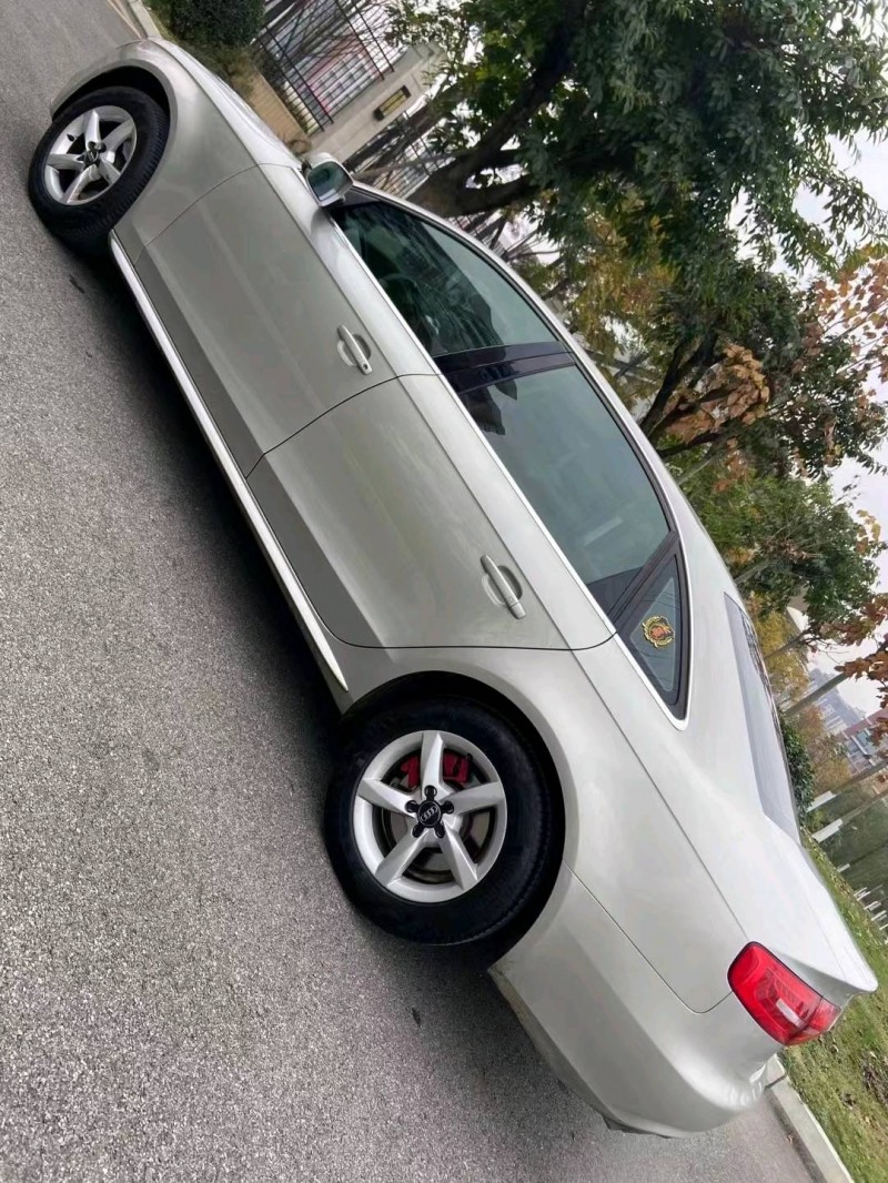 成都15年奥迪A4L7