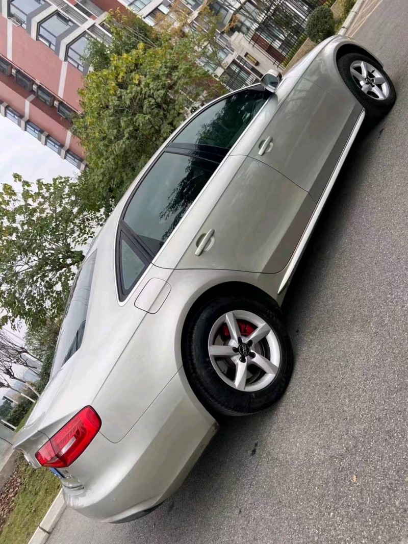 成都15年奥迪A4L9