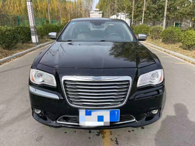 济宁16年克莱斯勒300C1