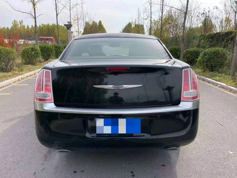 济宁16年克莱斯勒300C2