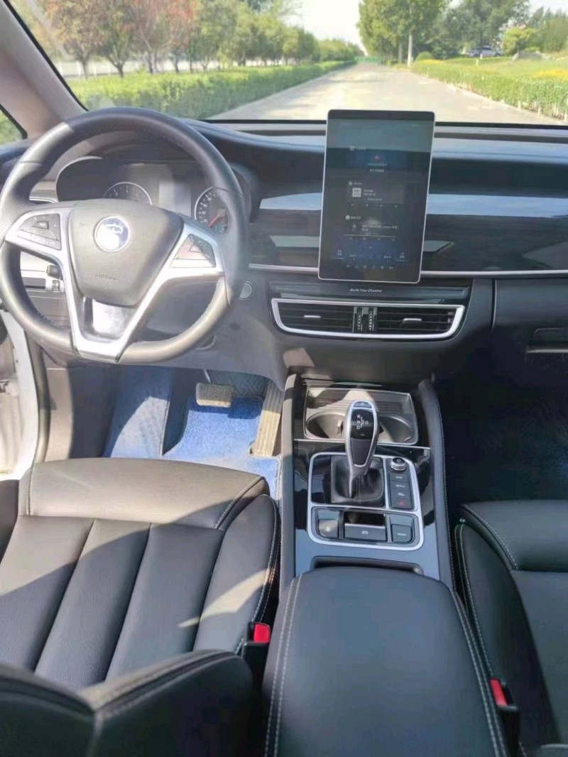 保定19年比亚迪宋MAX6