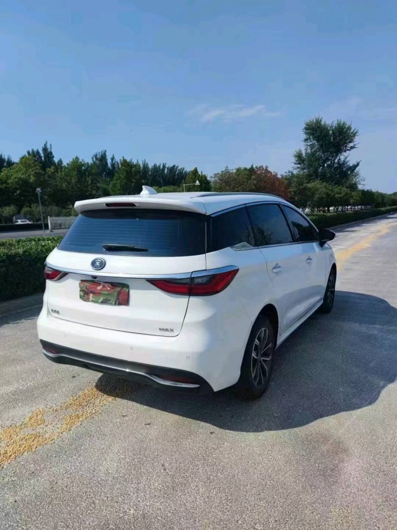 保定19年比亚迪宋MAX9