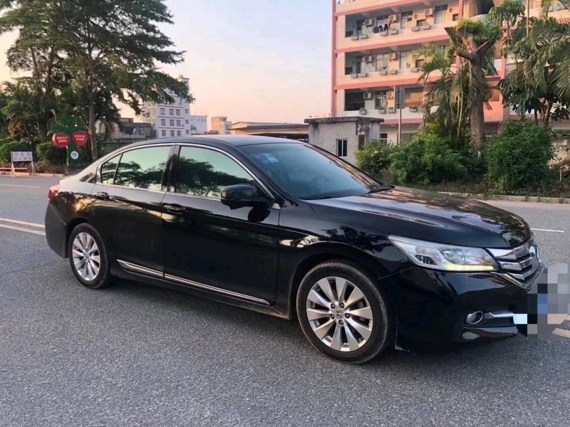 珠海14年本田雅阁3