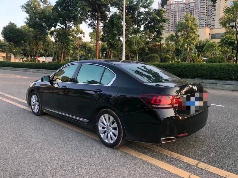 珠海14年本田雅阁4