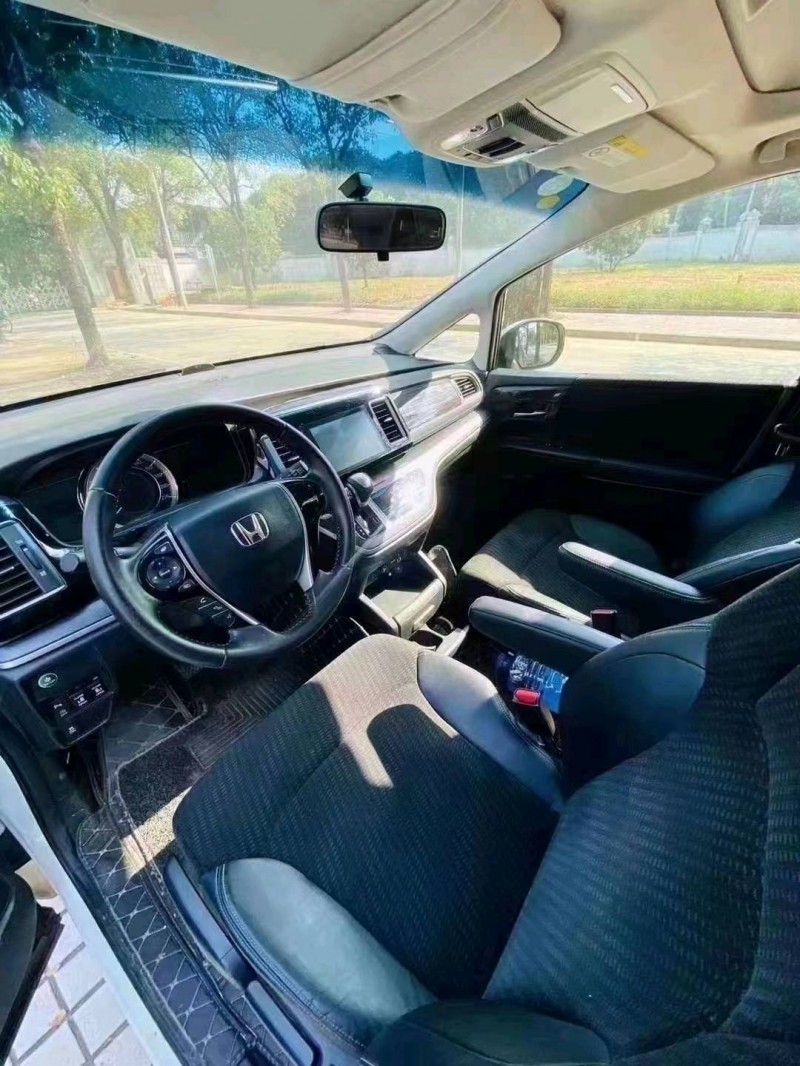 珠海19年本田艾力绅3