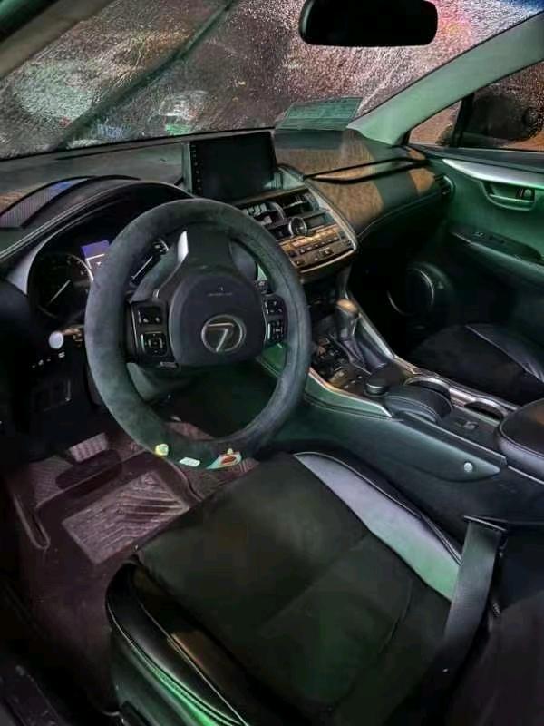 武汉15年雷克萨斯NX3