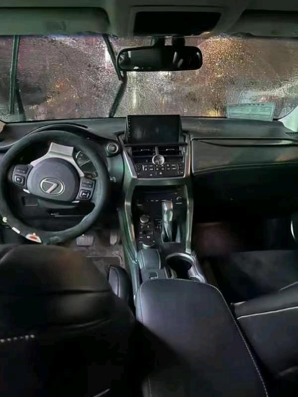 武汉15年雷克萨斯NX7
