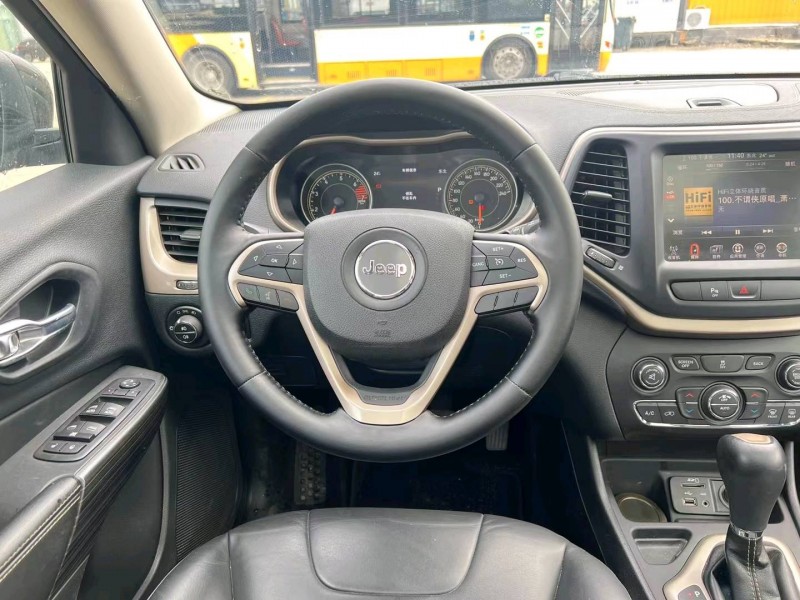 广州16年Jeep自由光6