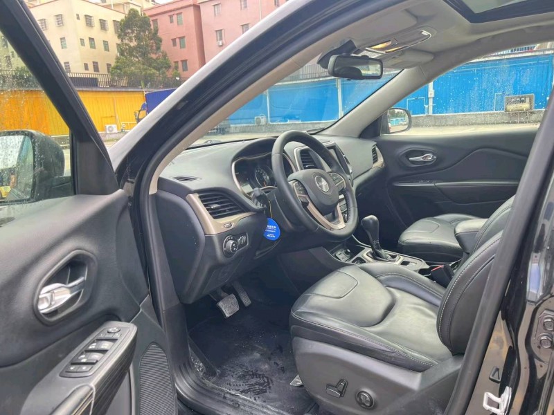 广州16年Jeep自由光7